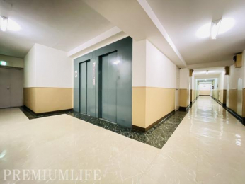 �@�d���ו���x�r�[�J�[�̈ړ����X���[�Y�ȃG���x�[�^�[����