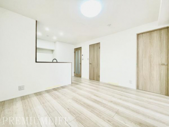 �@�Ƌ�z�u�����₷���A�C���e���A�̕����L����g������̗ǂ����r���O