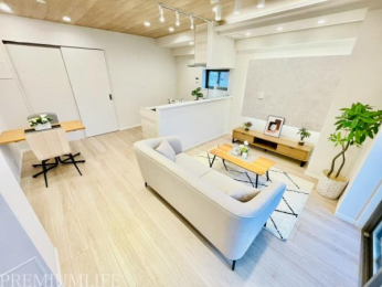 �@12�����̍L�X���r���O�ł��낰�܂��B