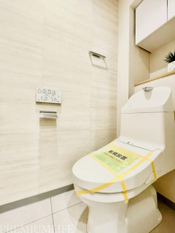 �@�������̂���g�C���㕔�ɂ͎��[�X�y�[�X����