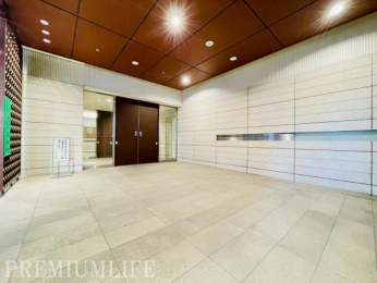 �@�������������͋C�̃G���g�����X����炵���ʂ�