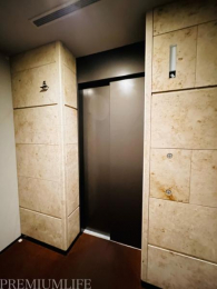 �@�G���x�[�^�[�t���ňړ����y�X