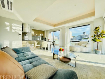 �@2�ʍ̌��Ŗ��邢���r���O