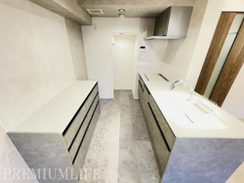 �@���[�L�x�Ŗ��邢�V�X�e���L�b�`��