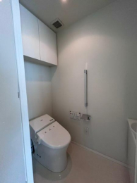 �@�������̂���g�C���㕔�ɂ͎��[����