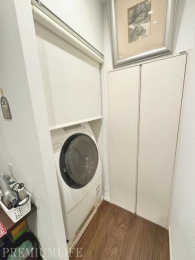 �@����@�u��̉��ɂ͎��[������܂��B