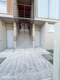 �@�������ꂽ�G���g�����X�B�Ǘ���Ԃ��ǂ��A���S���ĕ�点�܂��B