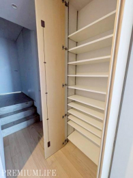 �@�L���ɕ֗��Ȏ��[�X�y�[�X���m�ہB