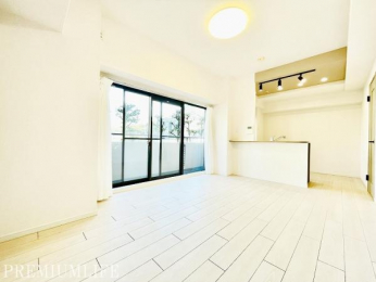 �@�J�E���^�[�L�b�`���ƂȂ���LDK