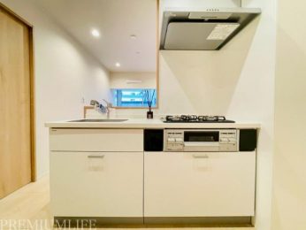 �@���[�X�y�[�X�ɐH���O���X�����[�\