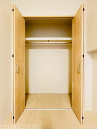 �@��e�ʂ̎��[�X�y�[�X�ŉו��̑����l�����S