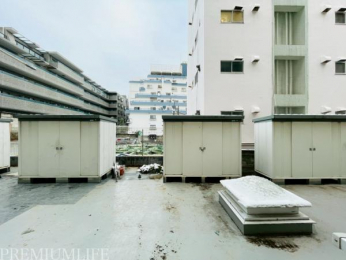 �@�v���C�o�V�[�����鎺������̒��]