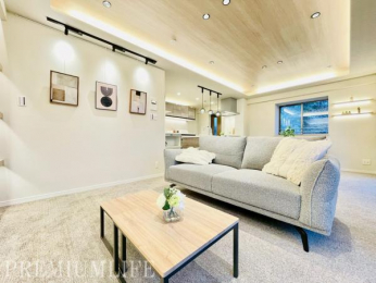 �@�Ƒ��c���ɂ҂�����̍L�X���r���O���