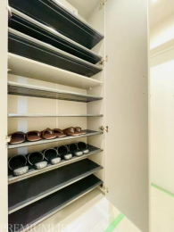 �@��e�ʂ̃V���[�Y�{�b�N�X������