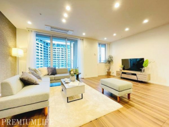 �@�C���e���A���f���郊�r���O�B�D�݂̃X�^�C���ɃR�[�f�B�l�[�g