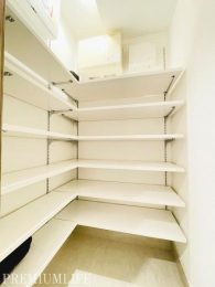 �@��e�ʂ�SIC�Ō��ւ܂�肪�Еt���₷���݌v�B