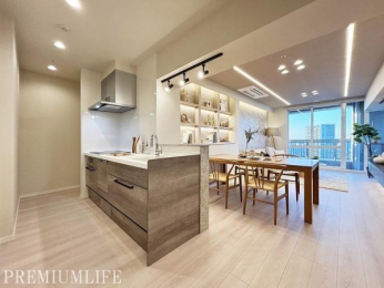 �@���]�ƃC���e���A����̂ƂȂ����������ꂽ�ꎺ