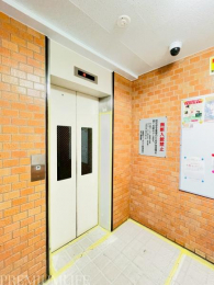 �@�G���x�[�^�[�t���ňړ����y�X