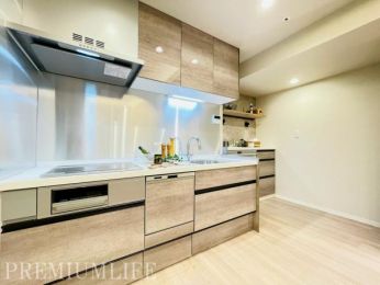 �@�����D���Ɋ������O���R������������A�@�\���ƃf�U�C���������˔������L�b�`��