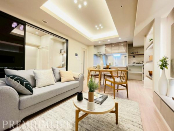 �@�J�����̂���݌v�ŁA������S�n�悭�߂�����㎿�ȃ��r���O