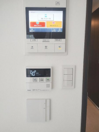 �@���S�̃��j�^�[�t���C���^�[�t�H���֗��ȂƋ��������R����ݒu