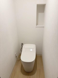 �@�ؖڒ��̏����₳�������͋C������g�C����ԁB�^���N���X�d�l�Ō����ڂ���������Ɛ����Ă��܂��B