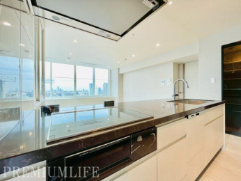 �@�Ζʎ��L�b�`���ŉƑ��Ƃ̉�b���y���݂Ȃ��痿�����ł���J���I�Ȑ݌v