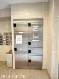 �@�s�ݎ��ł����S���ĉו����󂯎����zBOX������