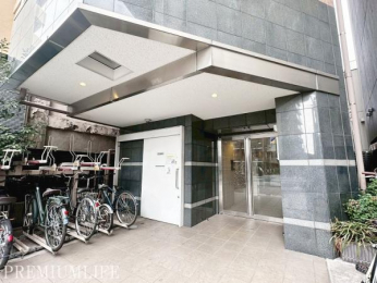 �@�^�C������̃G���g�����X���㎿�Ȉ�ہB���]�Ԓu�ꂪ�אڂ��A���֐��̍����z�u�ł��B