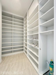 �@���[�ʖL�x�Ȗ�2.2���̃V���[�Y�C���N���[�[�b�g�B�S���t�o�b�O��x�r�[�J�[�Ȃǂ����[�ł������ł��B