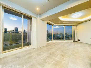 �@�_�C�j���O�e�[�u����\�t�@��u���Ă���Ƃ�̂��郊�r���O