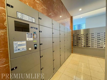 �@��z�{�b�N�X�����ŁA�s�ݎ��̉ו��󂯎����X���[�Y