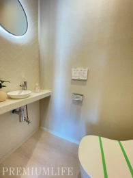 �@��􂢃X�y�[�X�t���ŉq���I�Ɏg����g�C��