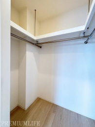 �@��e�ʃE�H�[�N�C���N���[�[�b�g�t���ŁA���[�͂ɗD�ꂽ�Z���