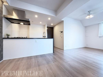 �@�L���ɗ]�T������Ƌ�̔z�u�����₷�����r���O