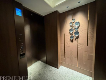 �@�G���x�[�^�[�t���ňړ����y�X