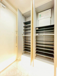 �@��e�ʃV���[�Y�N���[�N�t���ŁA���ւ܂�����������������ۂĂ܂�