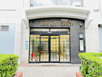 �@�������ȃG���g�����X�ł��o�}���΂��f���ĕ��͋C���ǂ��ł��B