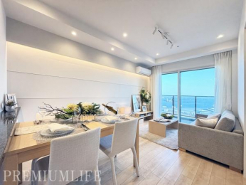 �@�傫�ȑ�����z�����~�蒍���A�J�������ӂ�閾�邢���r���O���