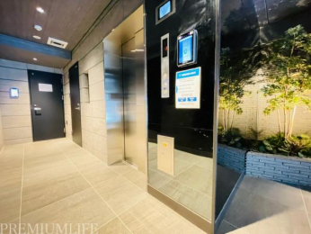 �@�G���x�[�^�[�t���ŉו��̑�������������܂��B