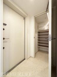 �@�K�v�\���ȍL�����m�ۂ��A���X�g���₷���ɔz�����ꂽ���փX�y�[�X