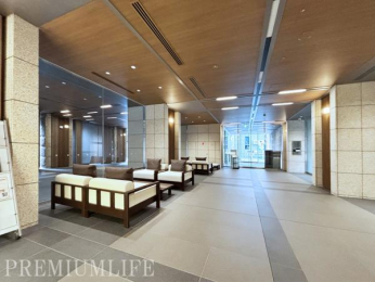 �@�Ǘ��̍s���͂������������ӂ�郍�r�[���A�Z�܂��̕i�i�����߂܂�