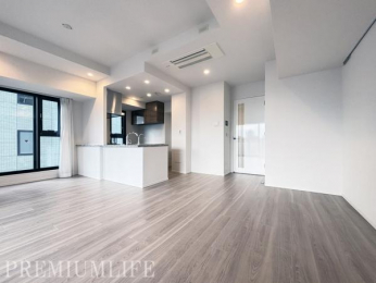 �@���₩�ȓ������������Ղ�~�蒍���A�S�n�悳�ɕ�܂ꂽ���邢���r���O���