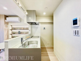 �@���[�L�x�Ŗ��邭�A�Ǝ������ɂ��z�����ꂽ�g������̗ǂ��V�X�e���L�b�`��