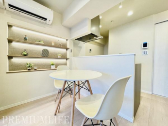 �@�Ƒ��̉�b�����R�ƒe�ށA���邭�J�������ӂ��_�C�j���O�X�y�[�X