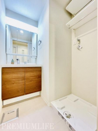 �@�L�x�Ȏ��[��������L�X���ʃX�y�[�X�ŁA�������萮�����K�ȕ�炵������