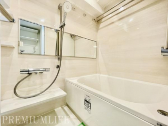 �@���������ӂ������f�U�C���ŁA�������Ƃ��낰�闁�����