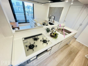 �@�����D���Ɋ������O���R������������A�@�\���ƃf�U�C���������˔������L�b�`��