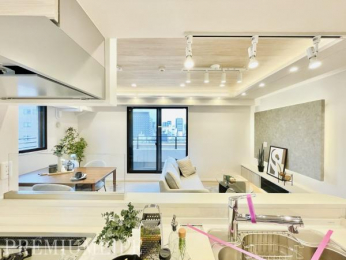 �@�Ζʎ��L�b�`���ŉƑ��Ƃ̉�b���y���݂Ȃ��痿�����ł���J���I�Ȑ݌v