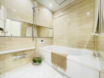 �@���������ӂ������f�U�C���ŁA�������Ƃ��낰�闁�����